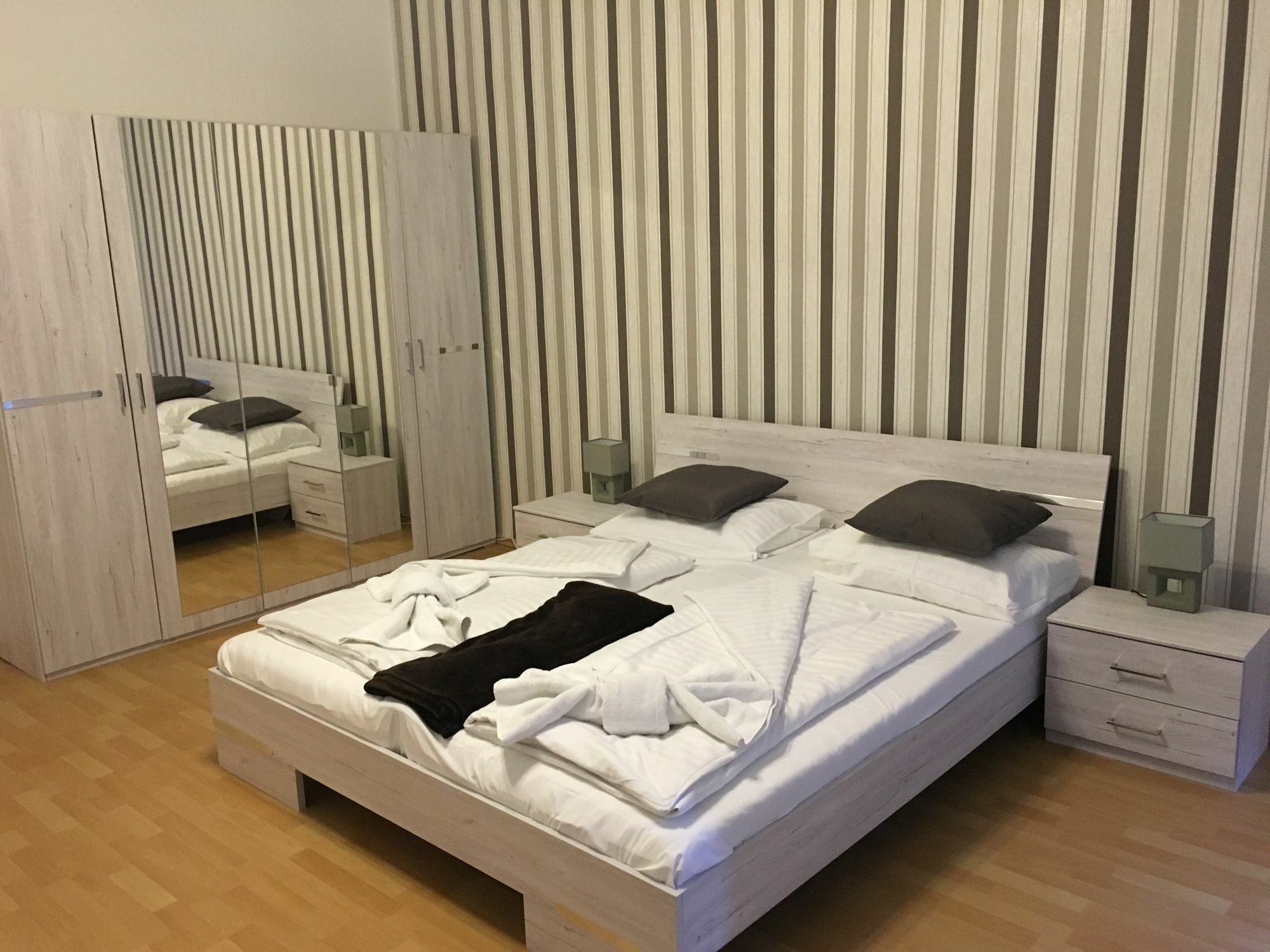 Holiday Vienna Apartments Экстерьер фото